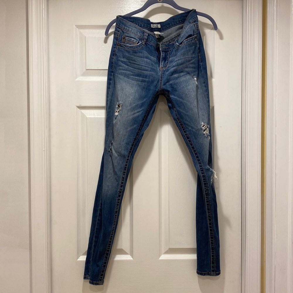 Ripped skinny jeans